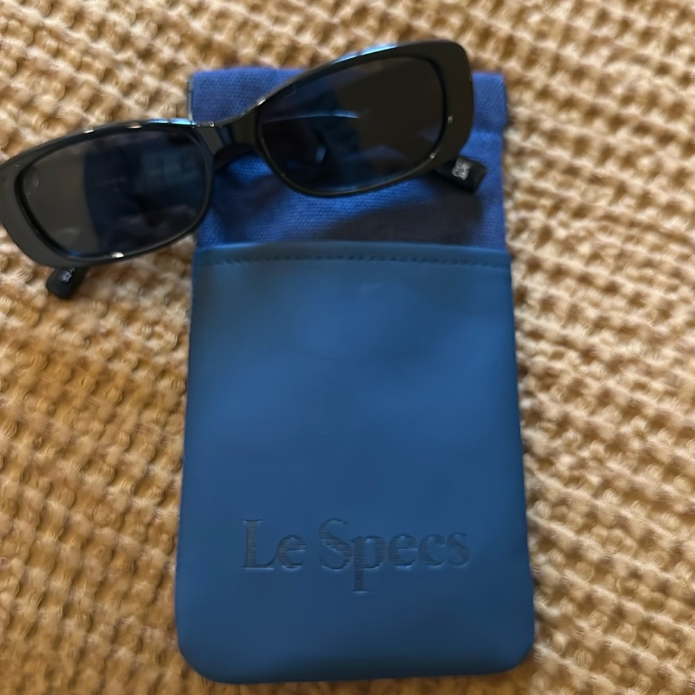 Never worn le spec black 90’s style sunglasses